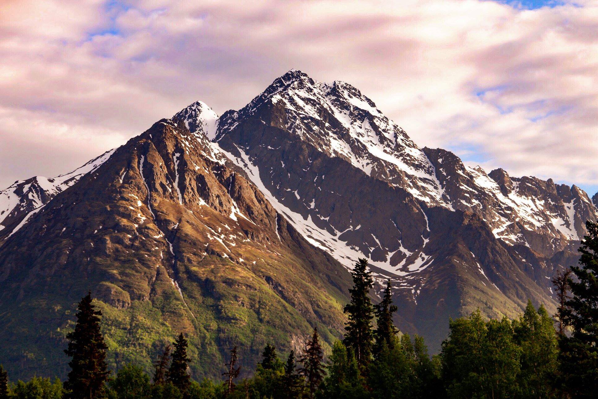 Pioneer-Peak-Mountain-Alaska