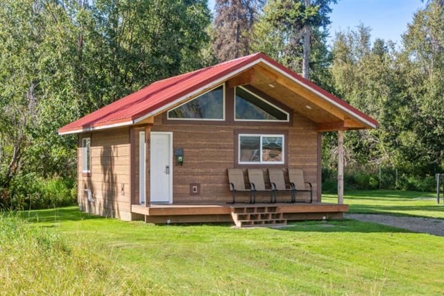 Tiny-Cabin-Rental-Alaska
